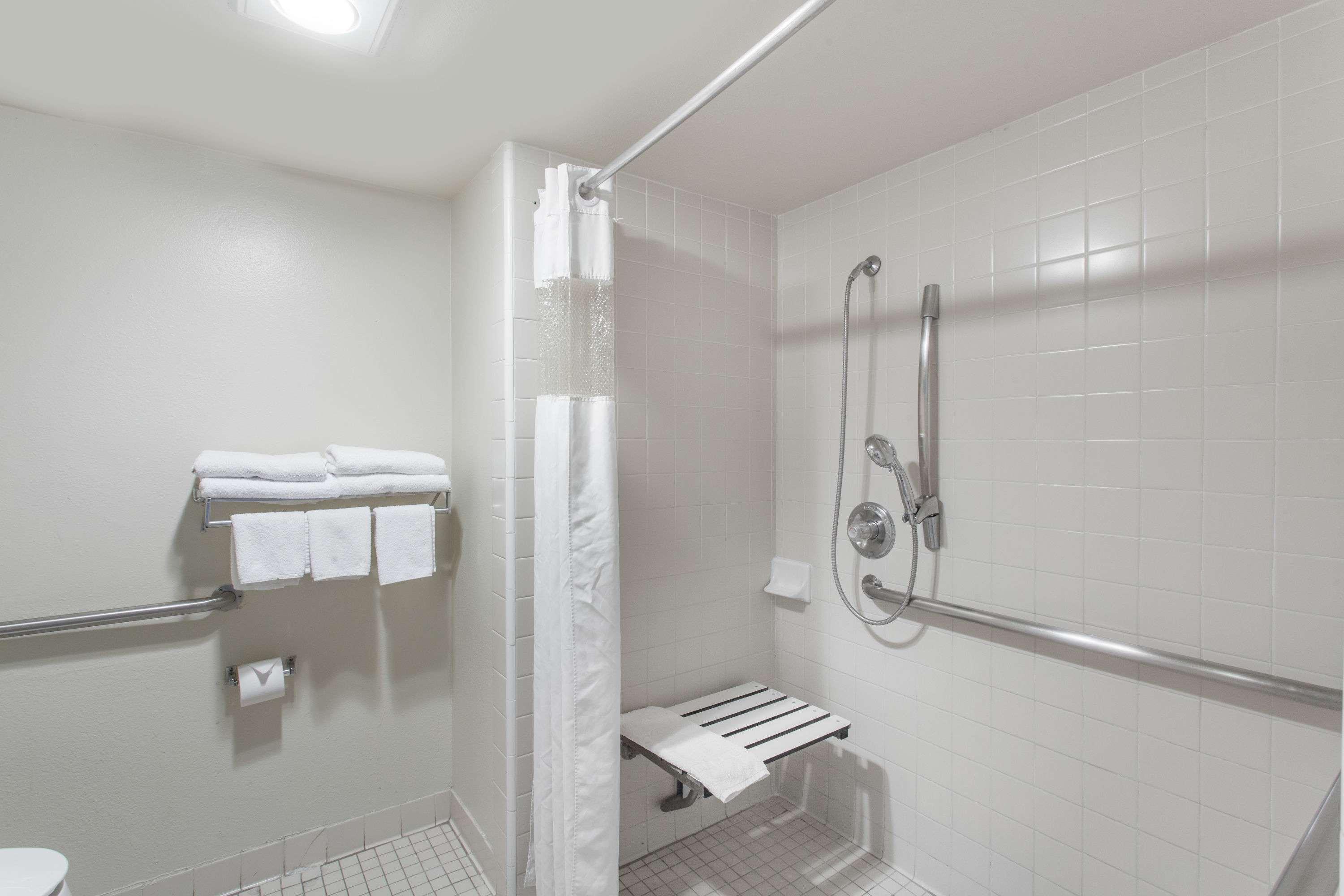Days Inn By Wyndham Anaheim Near The Park Экстерьер фото