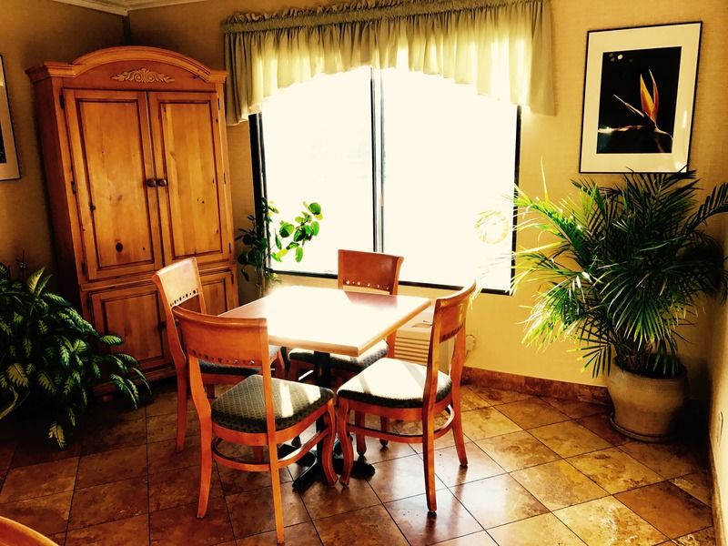 Days Inn By Wyndham Anaheim Near The Park Экстерьер фото