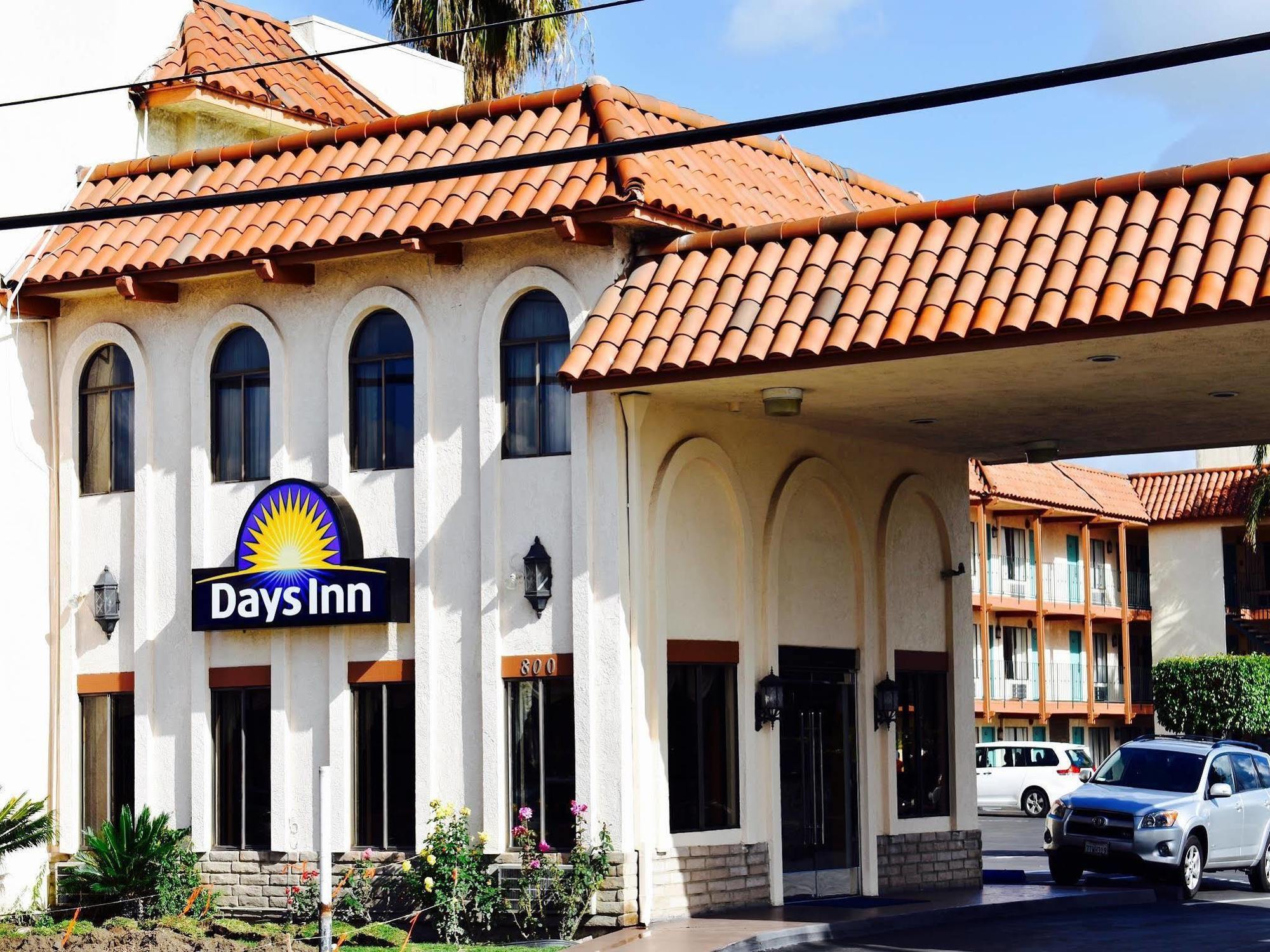 Days Inn By Wyndham Anaheim Near The Park Экстерьер фото