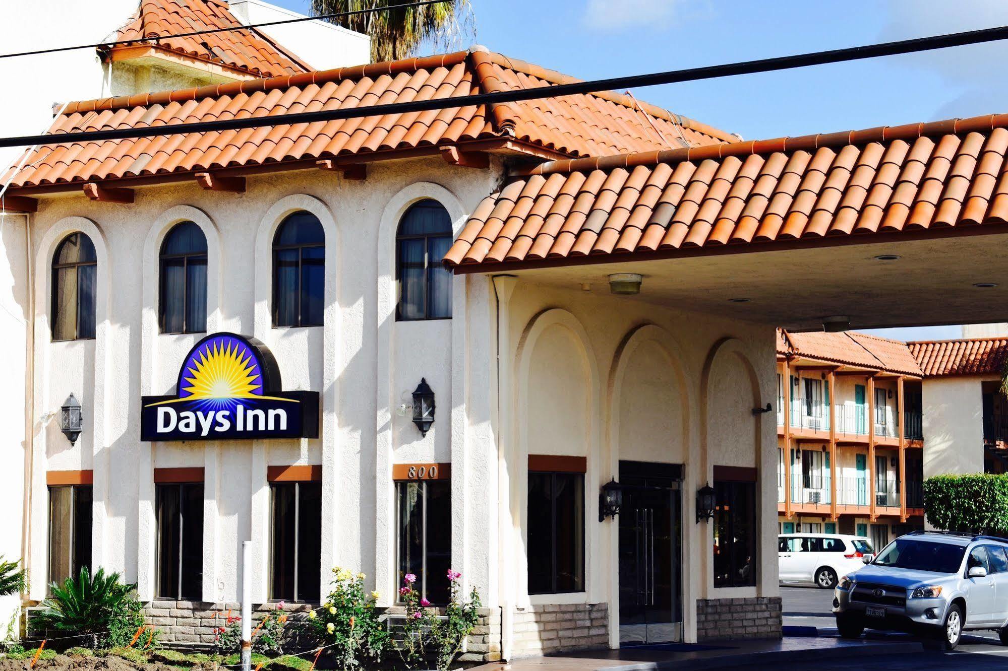 Days Inn By Wyndham Anaheim Near The Park Экстерьер фото
