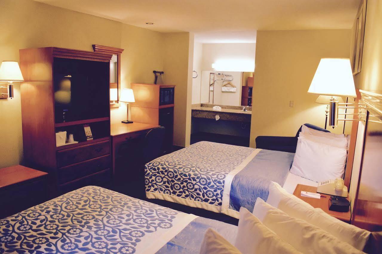 Days Inn By Wyndham Anaheim Near The Park Экстерьер фото